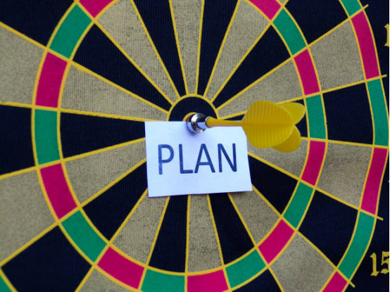 Player aiming for Bullseye during intermediate daily practice