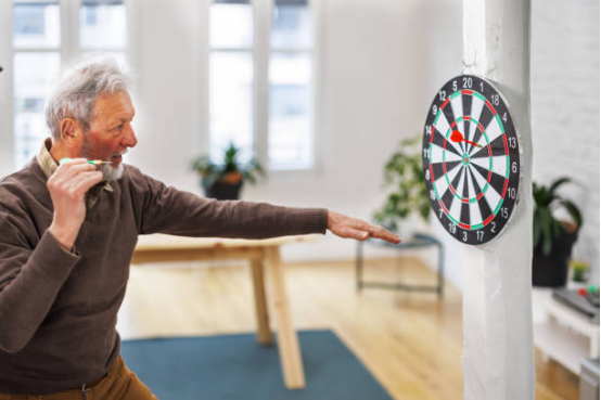 Ideal throwing distance and foot positioning for dart training
