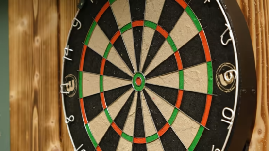 Player rotating Dart board for fair feedback during practice